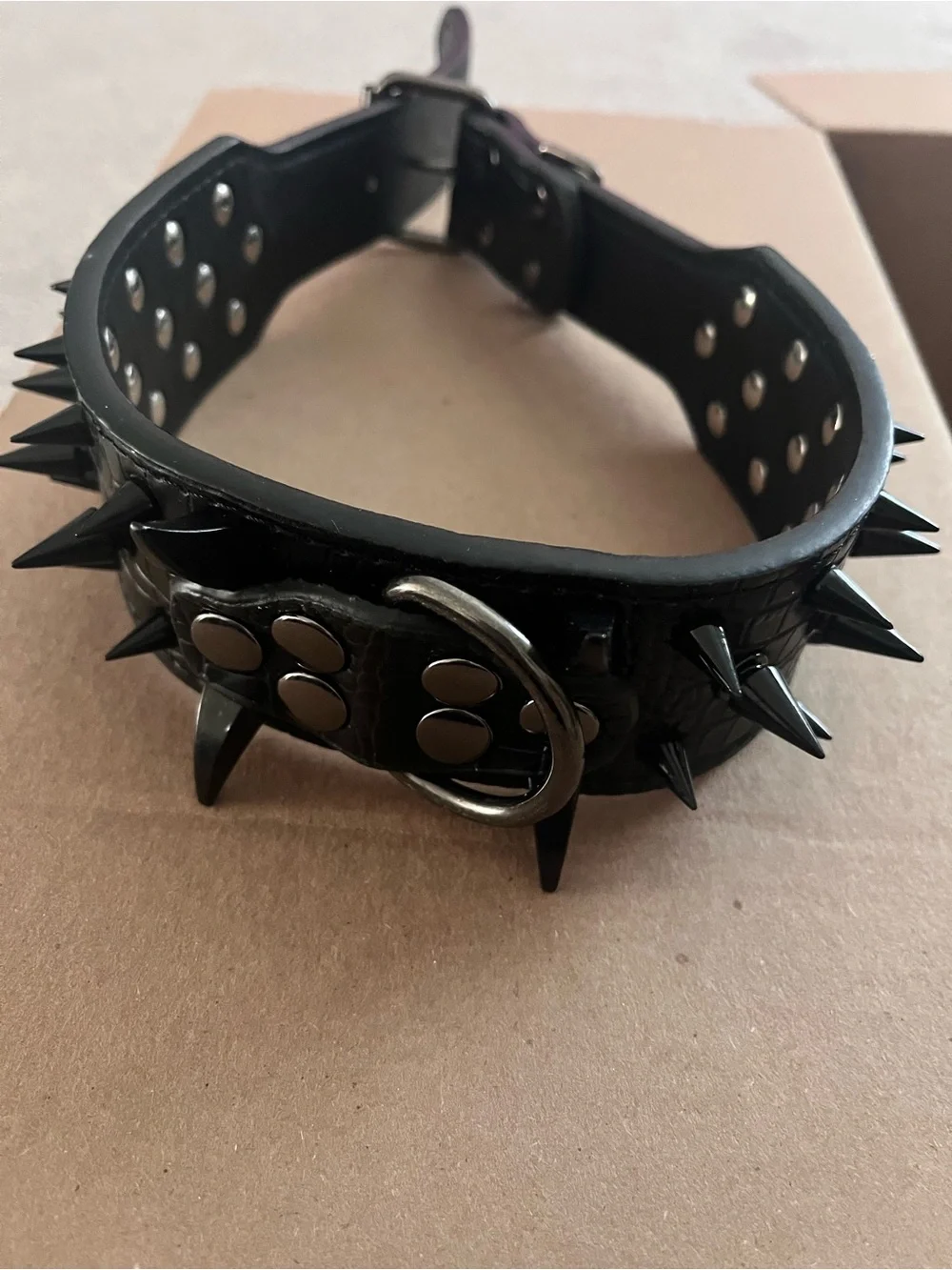Fur dog collar with spiked 5 cm wide